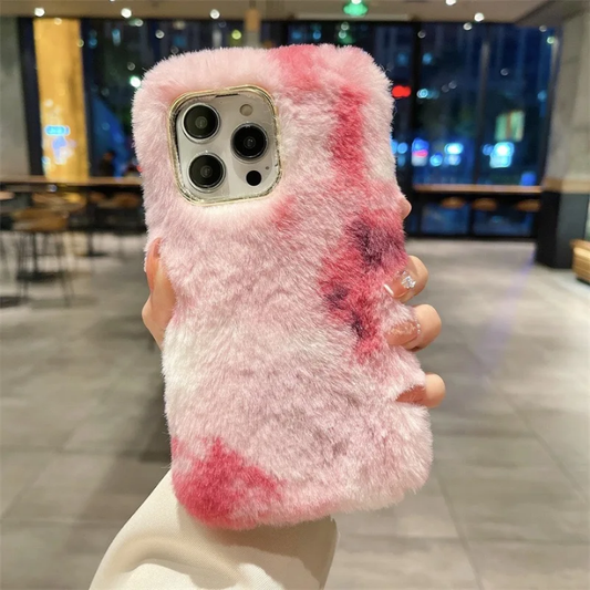Coque de téléphone en fausse fourrure